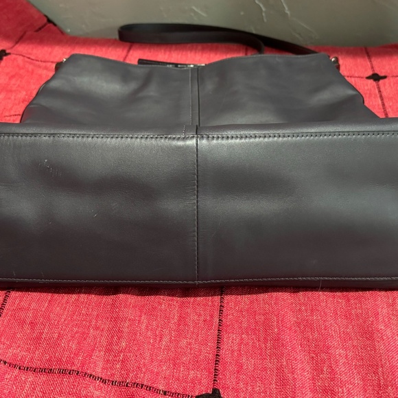 Vintage Antonio Melani Genuine Leather Crosby Hand/Shoulder Bag - Picture 4 of 15